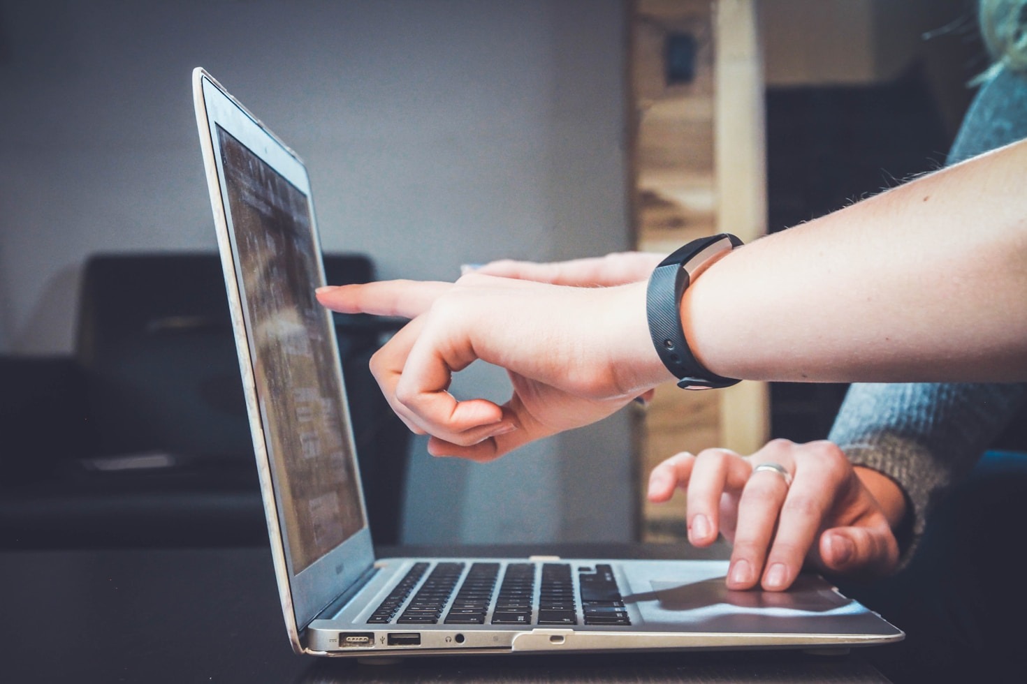Navigating Common Startup Challenges with IZPO
